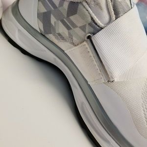 TIEM Spin/Cycling shoes 6US with SPD clips